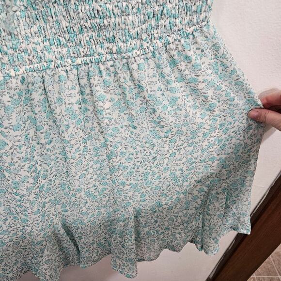 Trixxi Smocked Babydoll Floral Mini Dress Size Medium Short Sleeve Off-Shoulder - Picture 4 of 7